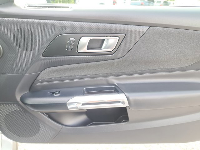 Certified 2025 Ford Mustang Coupe image 13