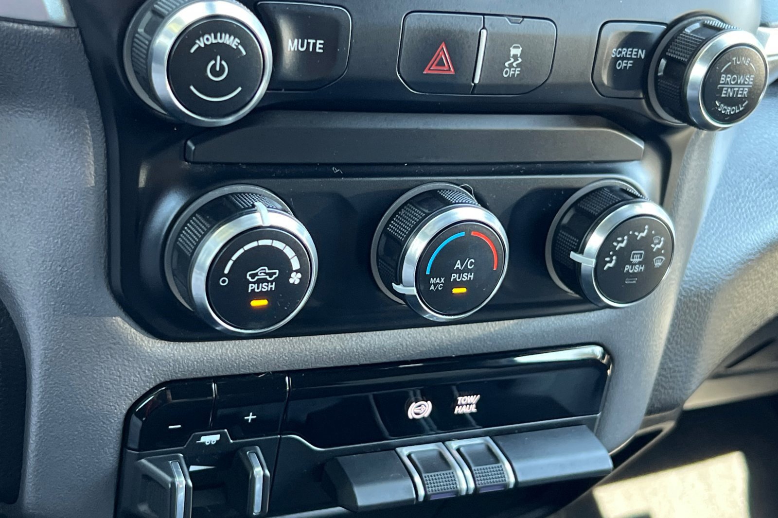 Used 2024 RAM 3500 Big Horn image 20