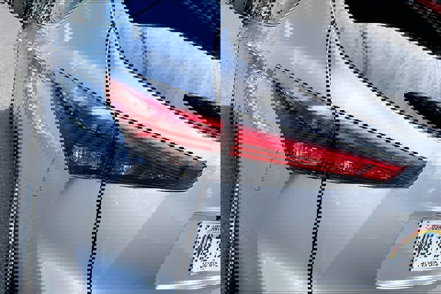 Used 2023 Toyota Highlander L FWD image 32