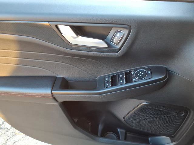 Certified 2025 Ford Escape ST-Line image 7