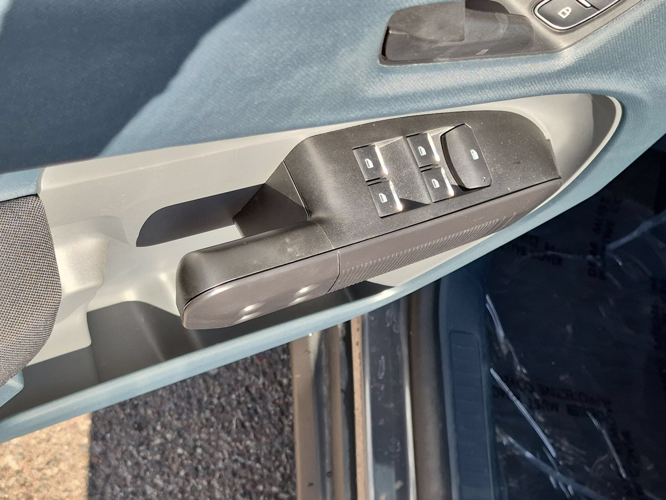 Certified 2025 Ford Maverick XL FWD image 13