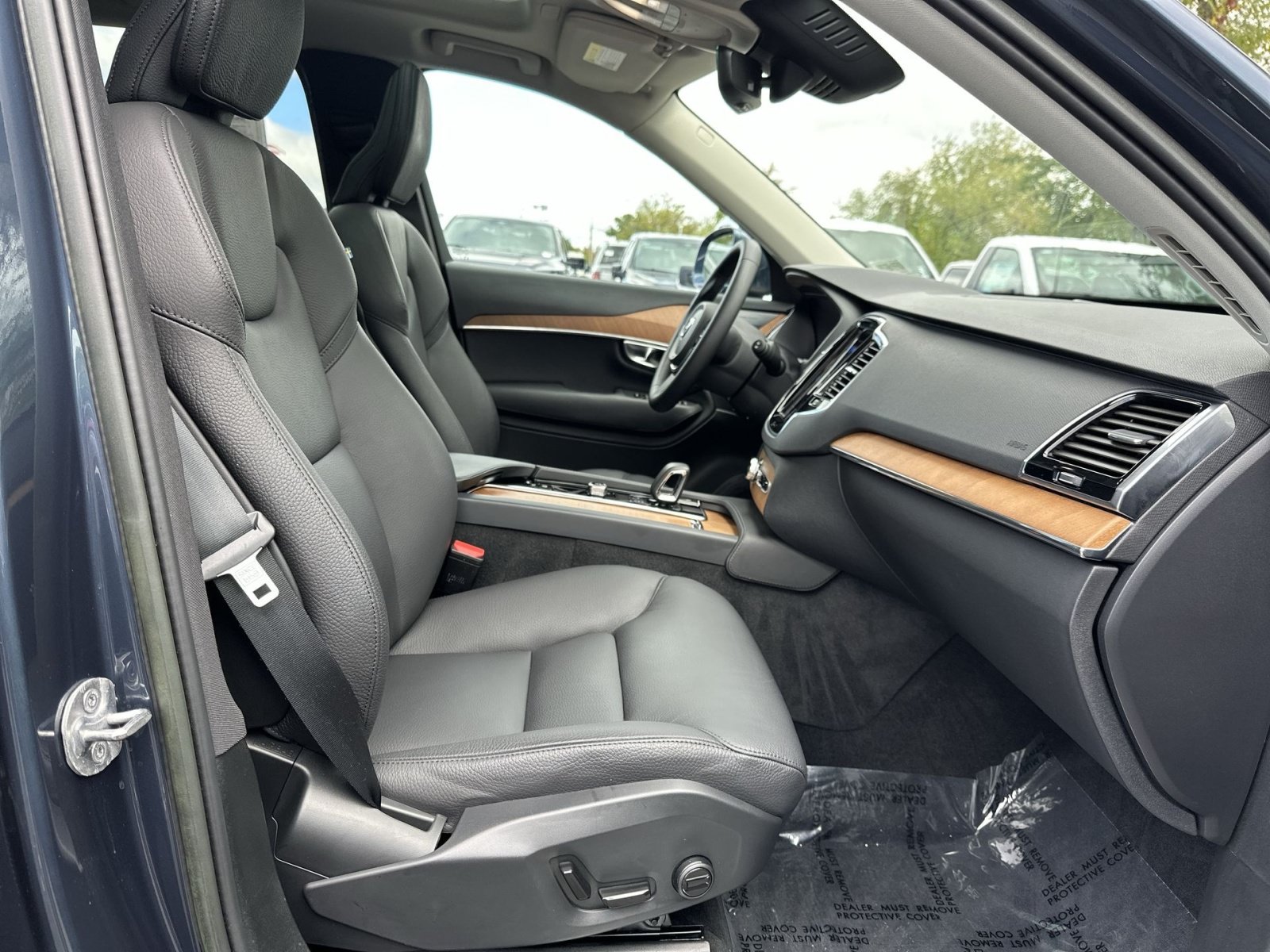 Used 2023 Volvo XC90 B6 Plus w/ Protection Package AWD/4WD image 28