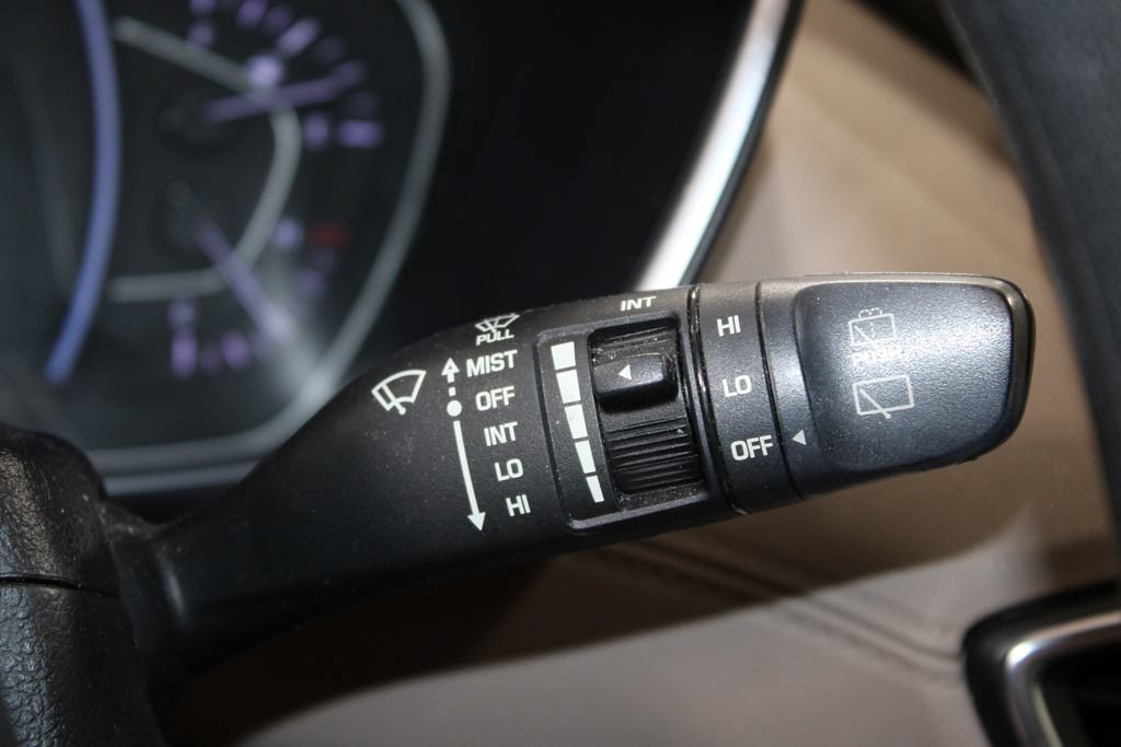 Used 2020 Hyundai Santa Fe SEL FWD image 36
