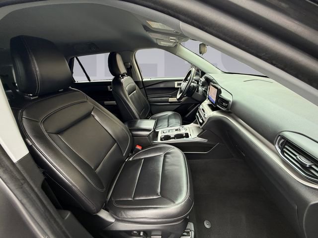 Certified 2021 Ford Explorer XLT w/ Equipment Group 202A AWD/4WD image 17