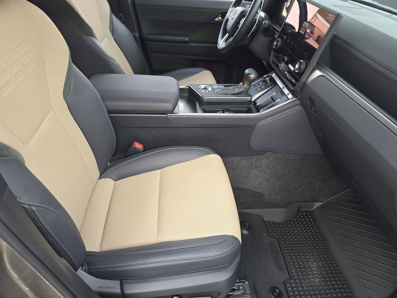 Used 2025 Lexus GX 550 image 27