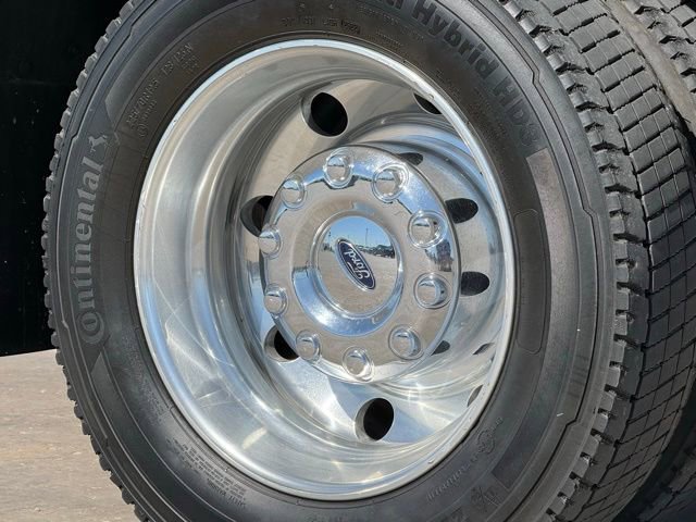 Certified 2022 Ford F450 Platinum w/ FX4 Off-Road Package AWD/4WD image 10