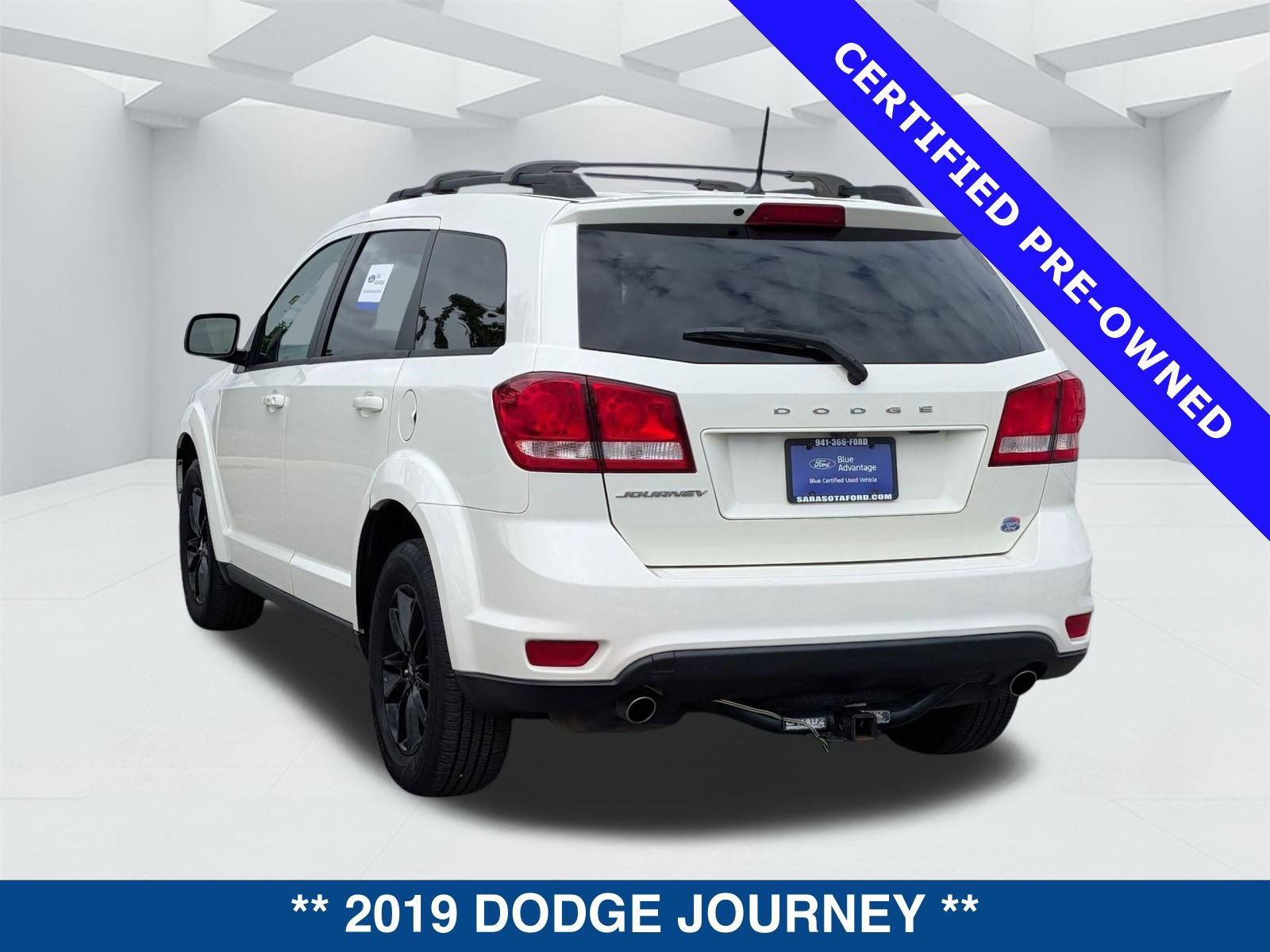 Used 2019 Dodge Journey SE w/ Blacktop Package image 2