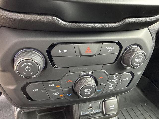 Used 2018 Jeep Renegade Altitude w/ Popular Equipment Group FWD image 9