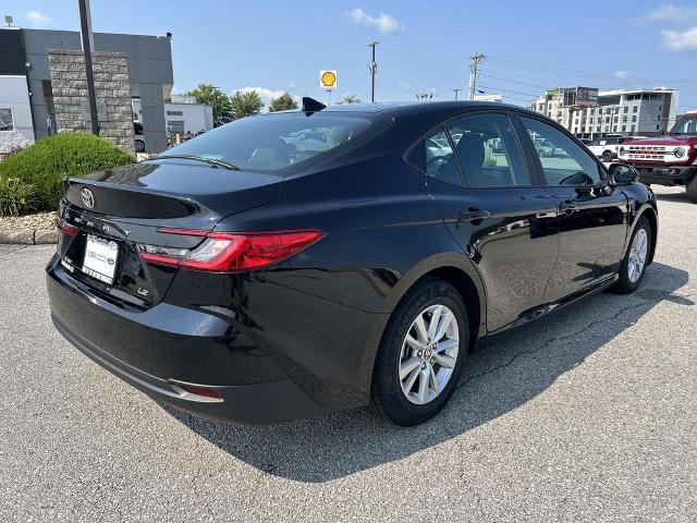 Used 2025 Toyota Camry LE w/ Convenience Package FWD image 4