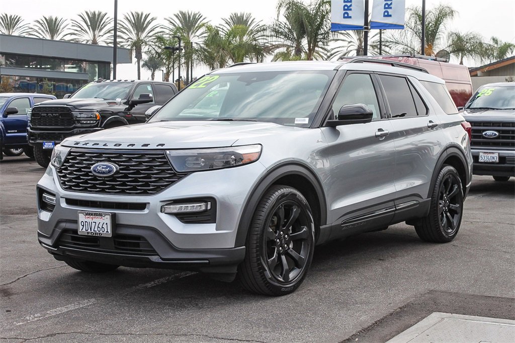 Certified 2022 Ford Explorer ST-Line w/ Class IV Trailer Tow Package image 3