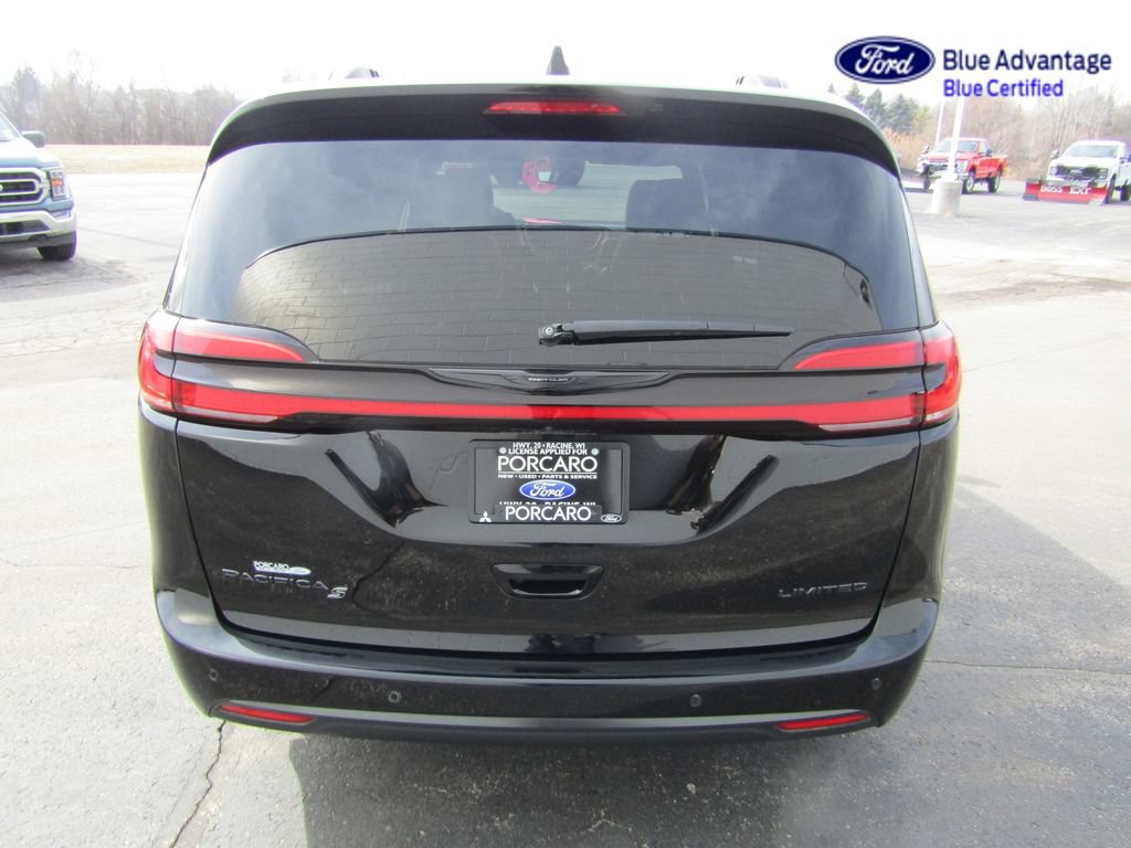 Used 2025 Chrysler Pacifica Limited FWD image 7