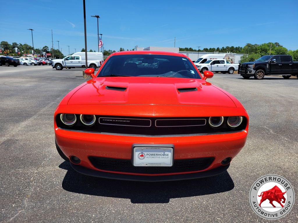 Used 2021 Dodge Challenger SXT w/ Driver Convenience Group RWD image 10