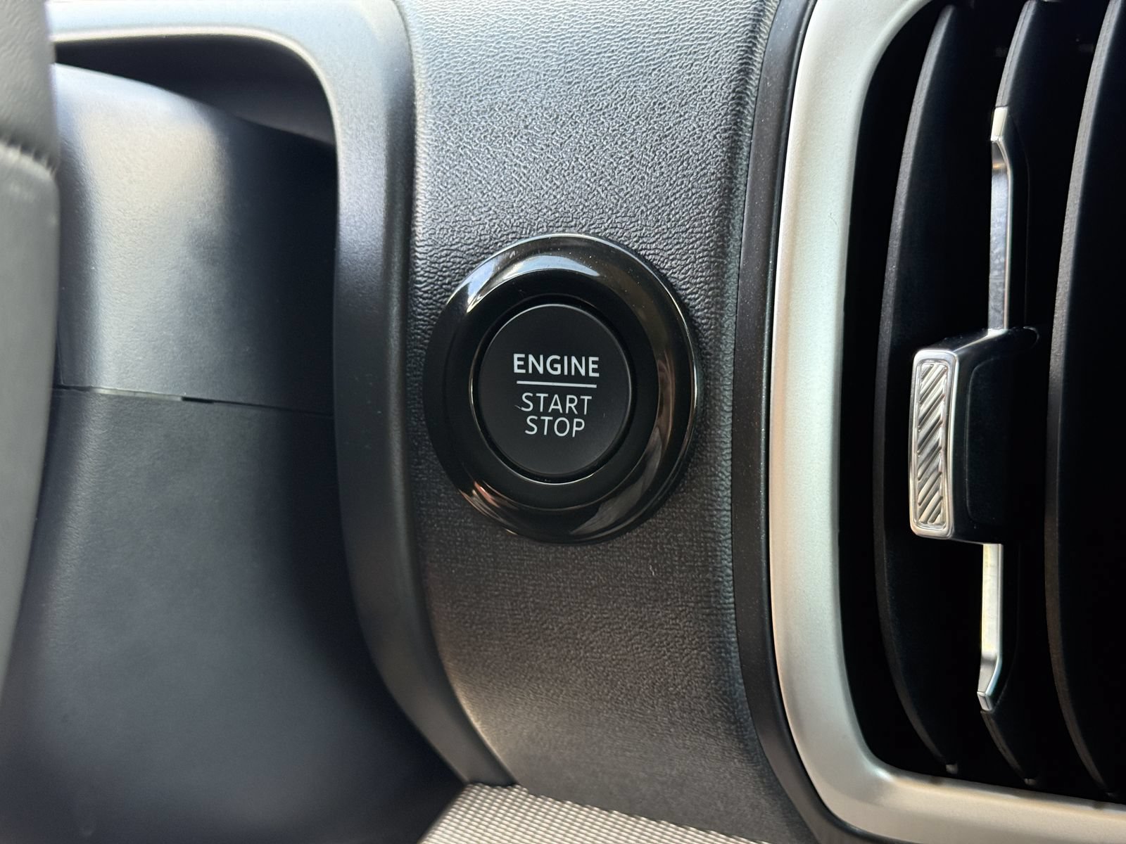 Certified 2025 Ford Expedition Active RWD image 38