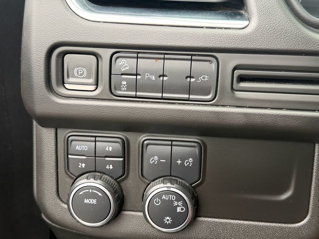 Used 2021 Chevrolet Tahoe Z71 AWD/4WD image 29