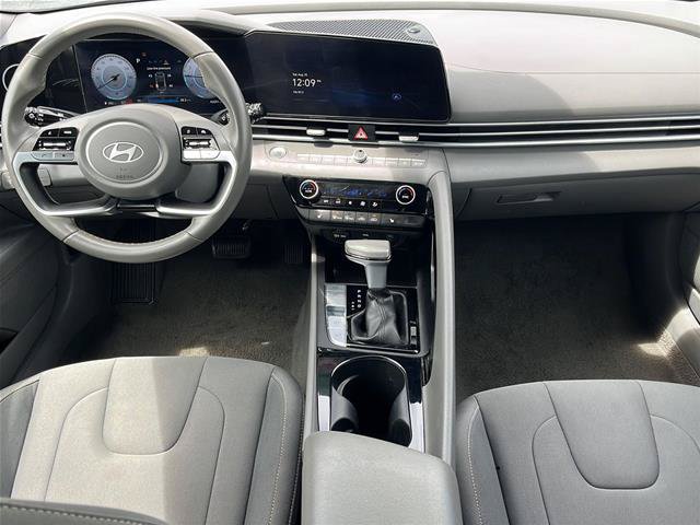 Used 2025 Hyundai Elantra SEL FWD image 18