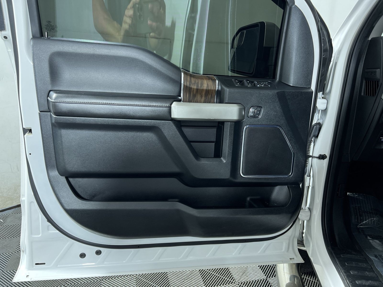 Certified 2019 Ford F150 Lariat w/ Trailer Tow Package AWD/4WD image 14