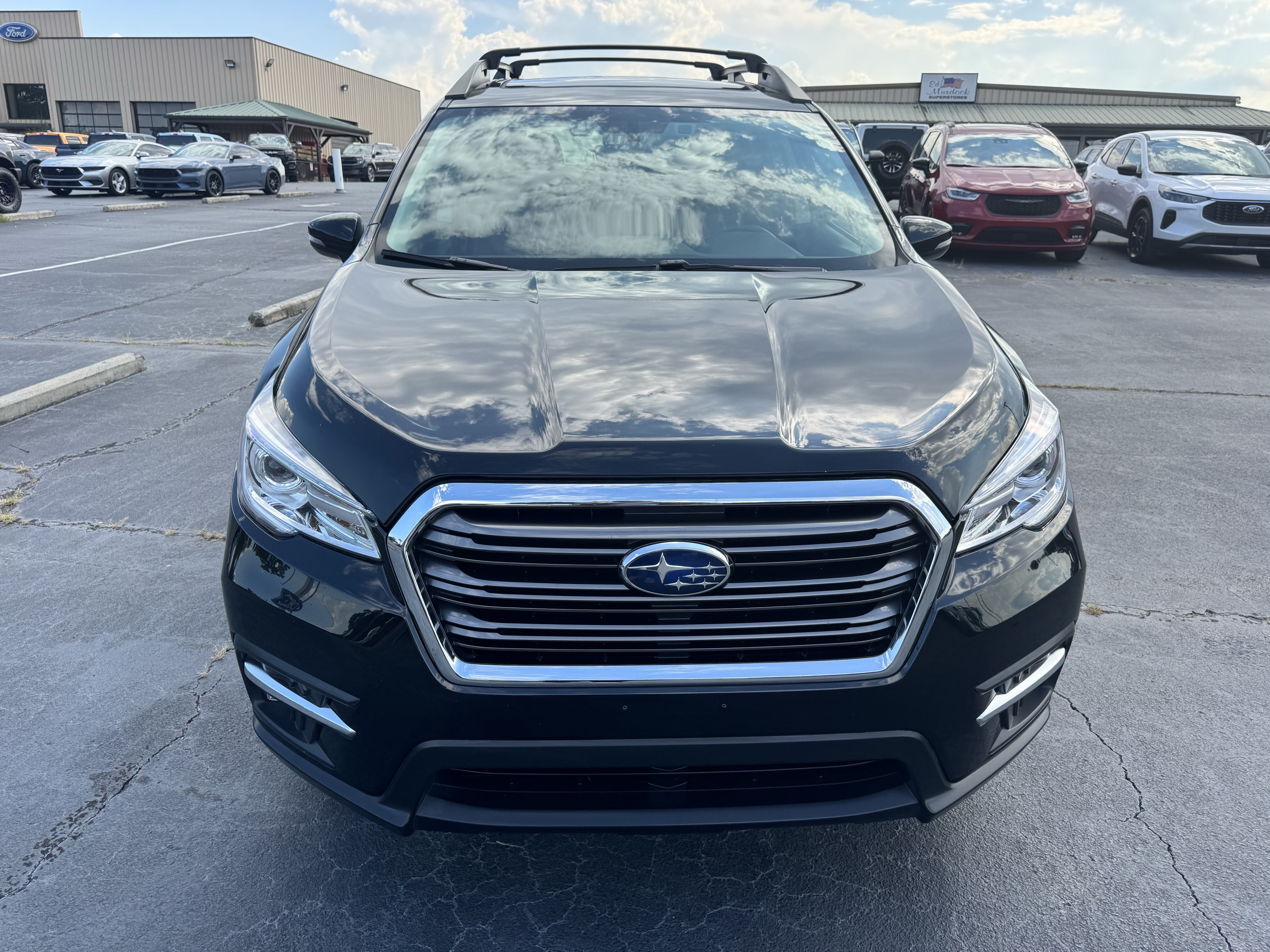Used 2022 Subaru Ascent Limited w/ Technology Package AWD/4WD image 3