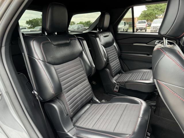Certified 2025 Ford Explorer ST-Line image 33