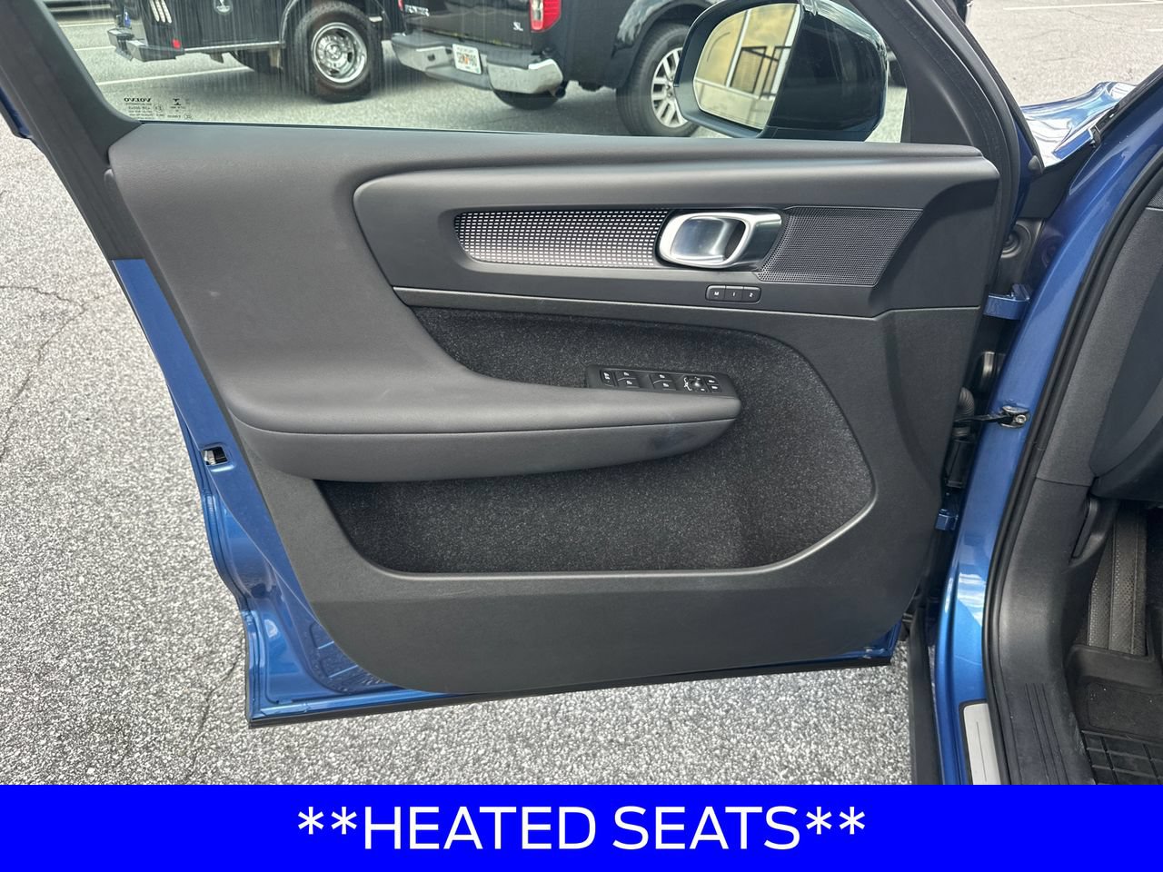 Used 2020 Volvo XC40 T4 R-Design w/ Protection Package Premier FWD image 11