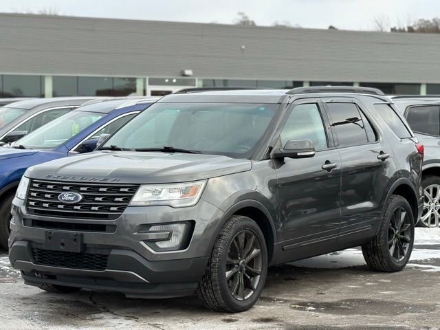 Certified 2017 Ford Explorer XLT w/ Equipment Group 202A image 31