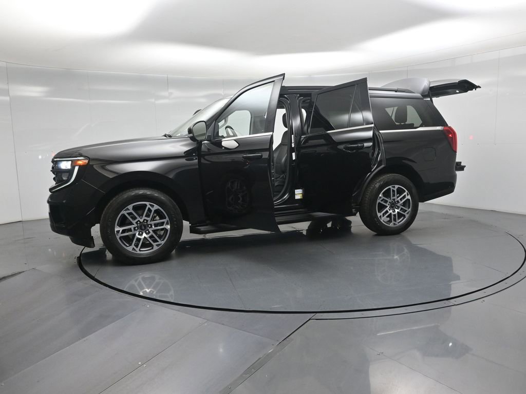 Certified 2025 Ford Expedition Active AWD/4WD image 37