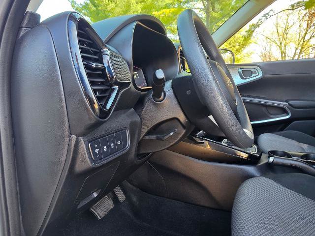 Used 2025 Kia Soul S FWD image 24