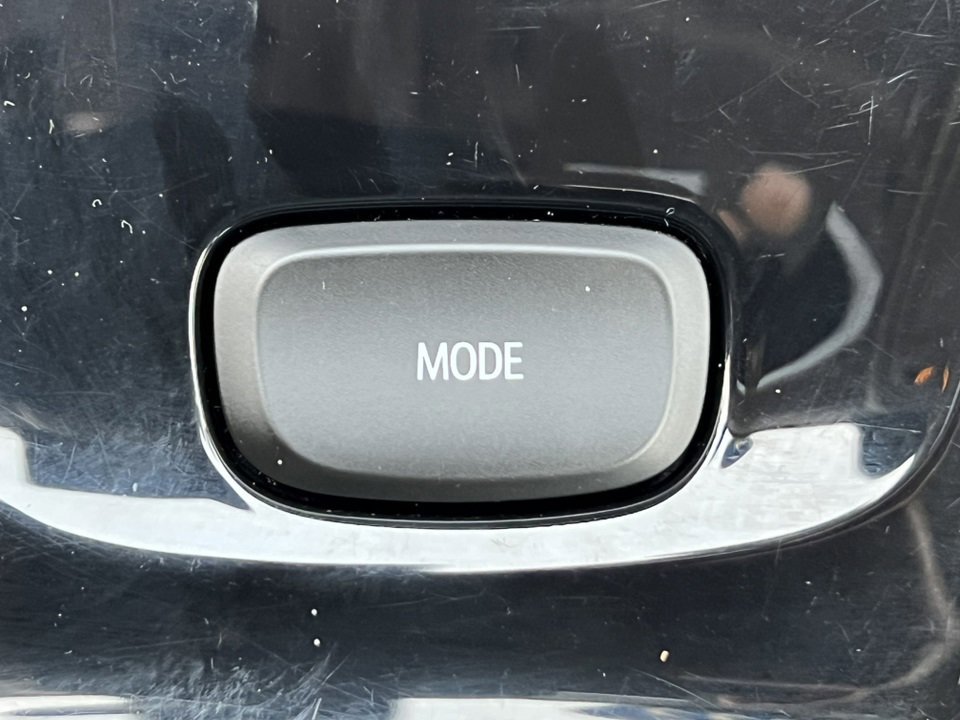 Used 2022 Buick Envision Essence w/ Technology Package I image 35