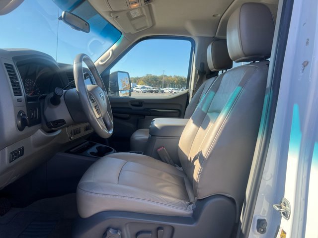 Used 2020 Nissan NV 3500 SL image 15