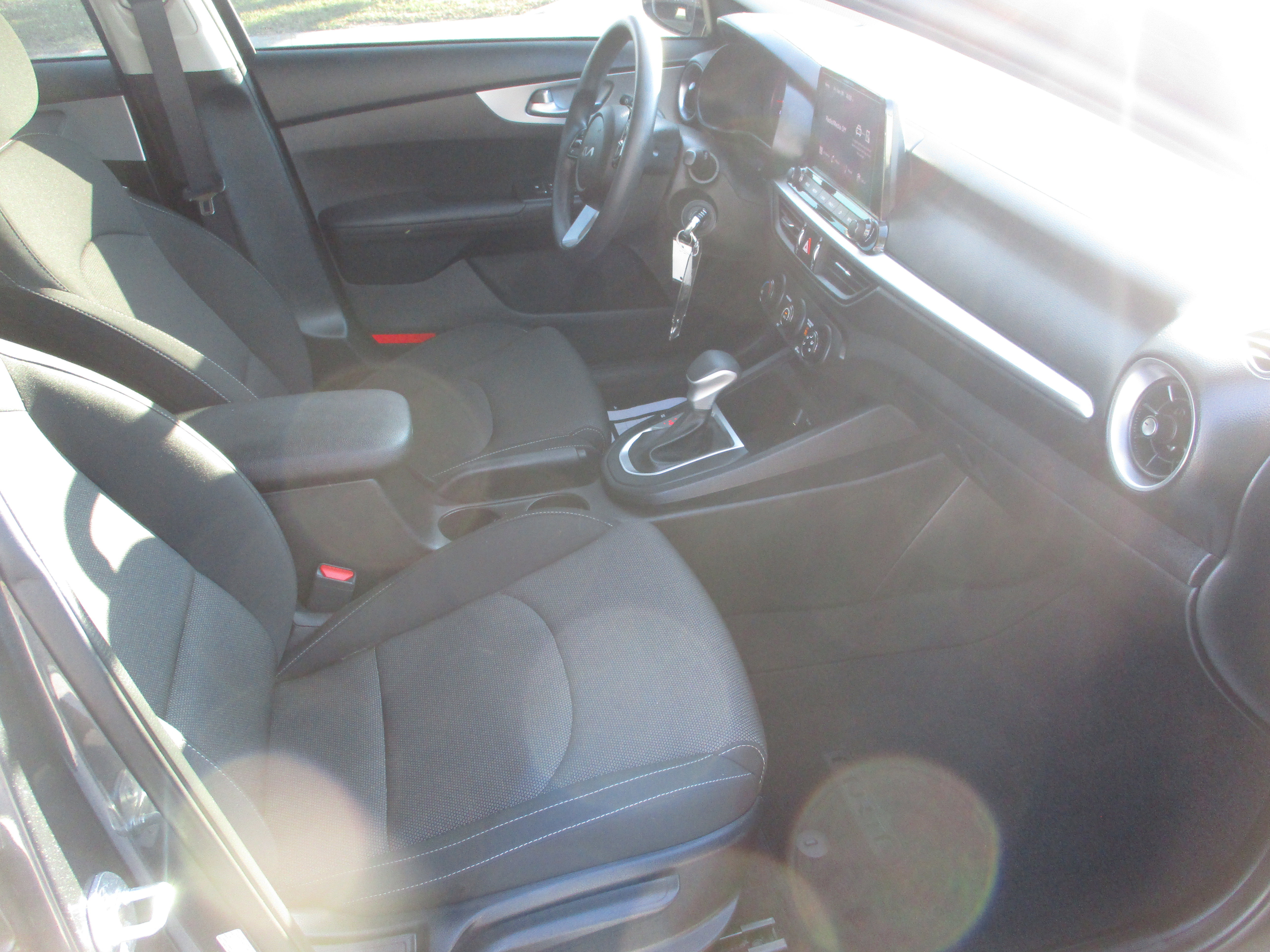 Used 2023 Kia Forte LX image 13