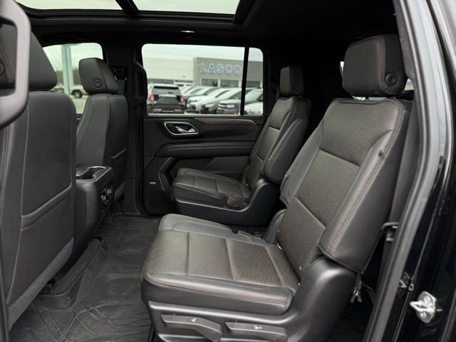 Used 2021 Chevrolet Suburban High Country image 32