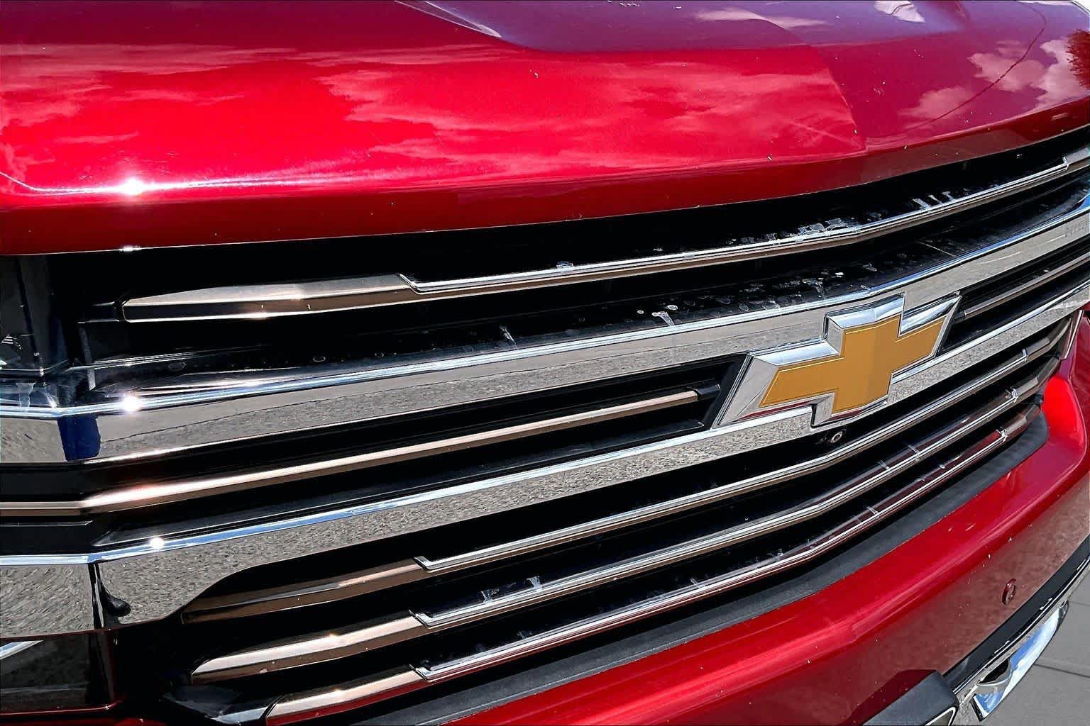 Used 2021 Chevrolet Silverado 1500 High Country w/ Technology Package AWD/4WD image 30