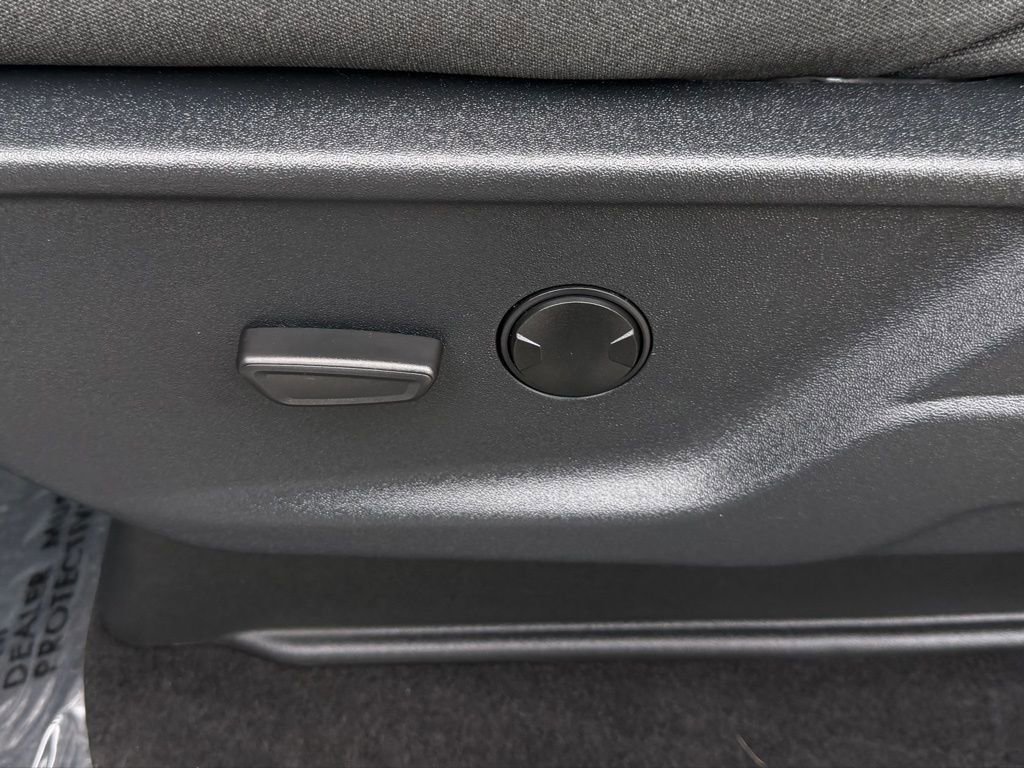 Certified 2025 Ford F150 XLT w/ Equipment Group 301A Standard image 19