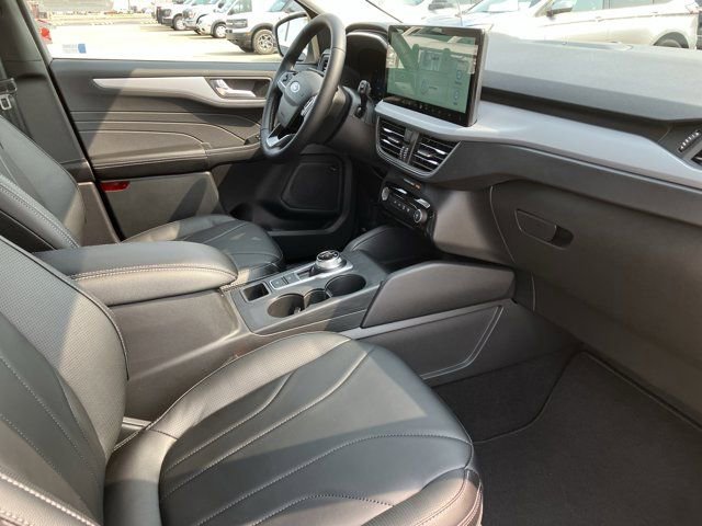 Certified 2025 Ford Escape SE w/ PHEV Premium Package FWD image 19