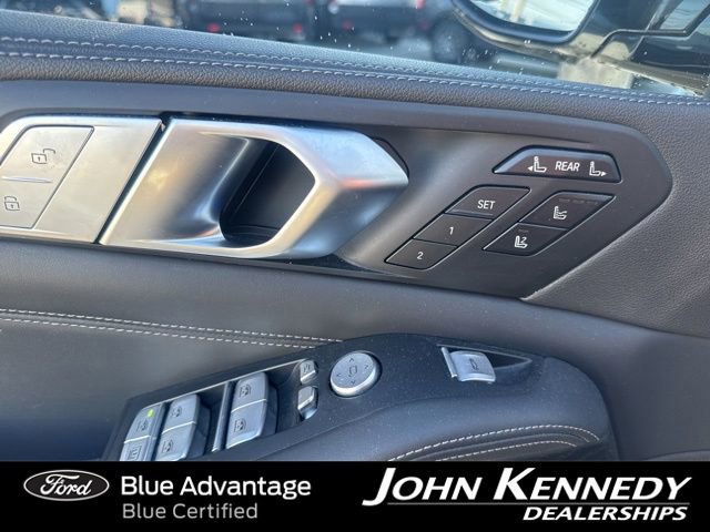 Used 2022 BMW X7 xDrive40i w/ Executive Package image 12