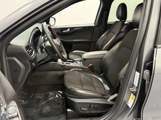 Certified 2024 Ford Escape ST-Line AWD/4WD image 13