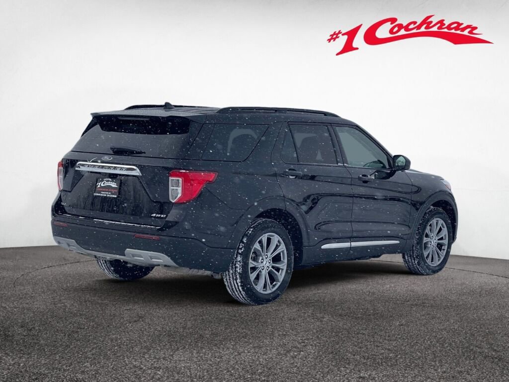 Certified 2022 Ford Explorer XLT w/ Equipment Group 202A image 5