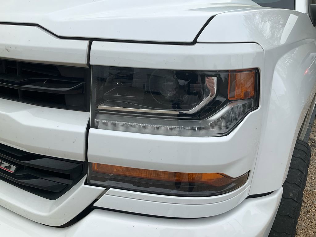 Used 2017 Chevrolet Silverado 1500 LT w/ All Star Edition AWD/4WD image 9