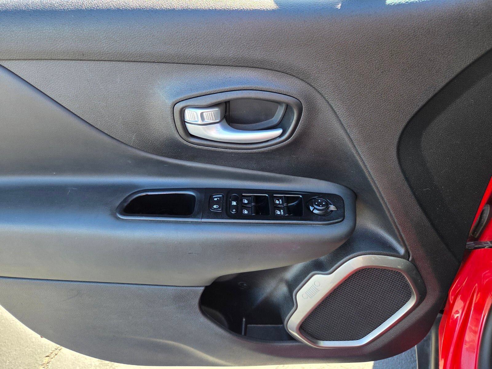 Used 2023 Jeep Renegade Limited w/ Sun/Sound Group AWD/4WD image 17