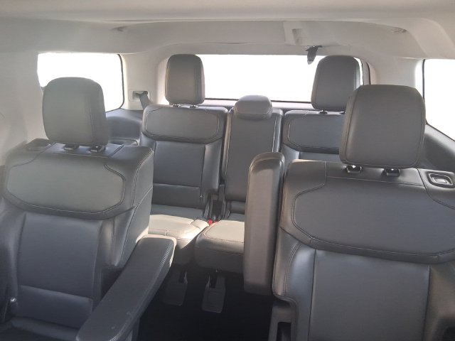 Certified 2025 Ford Expedition Active AWD/4WD image 9