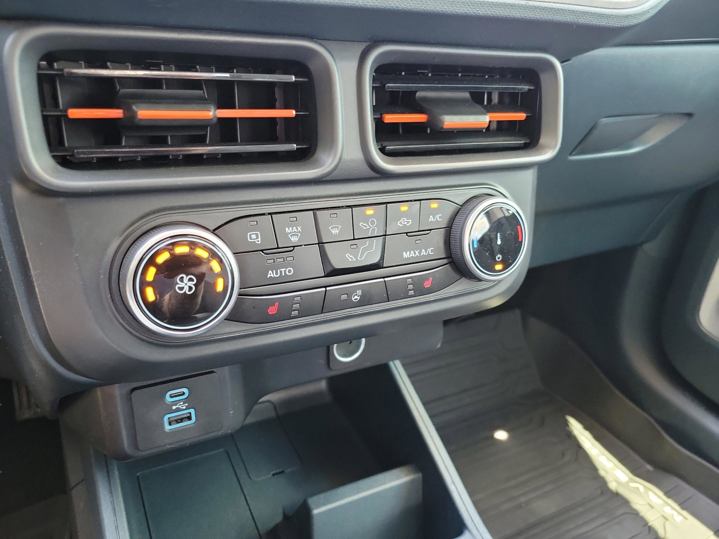 Certified 2024 Ford Maverick XLT w/ XLT Luxury Package FWD image 29