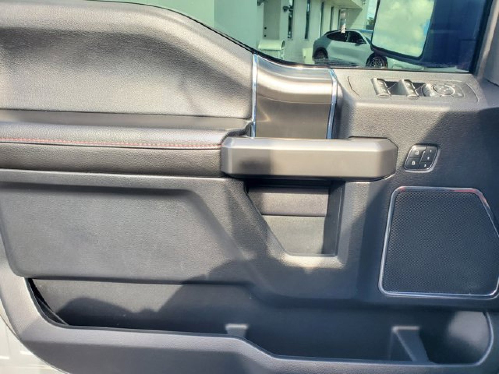 Certified 2019 Ford F150 Lariat image 12