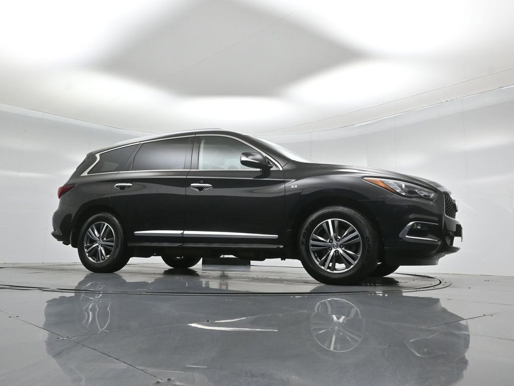 Used 2019 INFINITI QX60 Luxe w/ Essential Package image 4