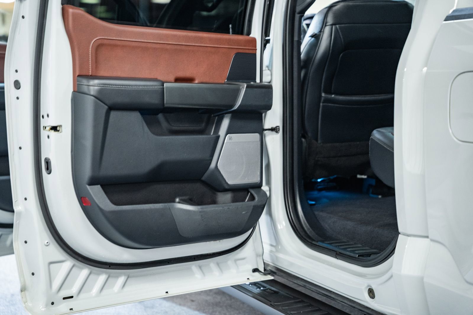 Certified 2023 Ford F150 Lariat w/ Equipment Group 502A High image 46