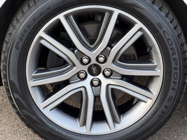 Certified 2024 Ford Edge Titanium w/ Equipment Group 301A AWD/4WD image 17