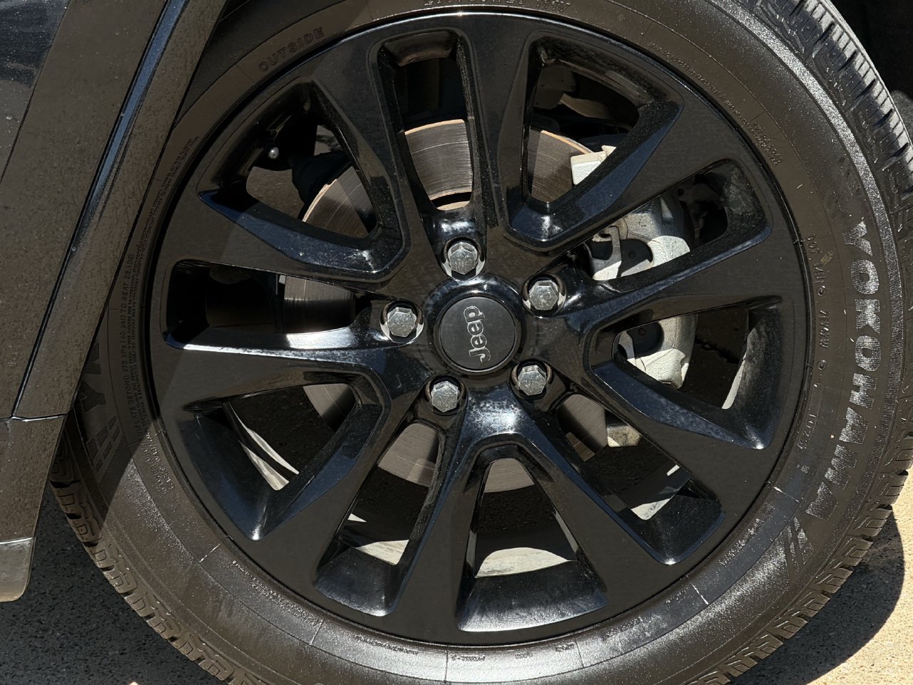 Used 2017 Jeep Grand Cherokee Altitude RWD image 8