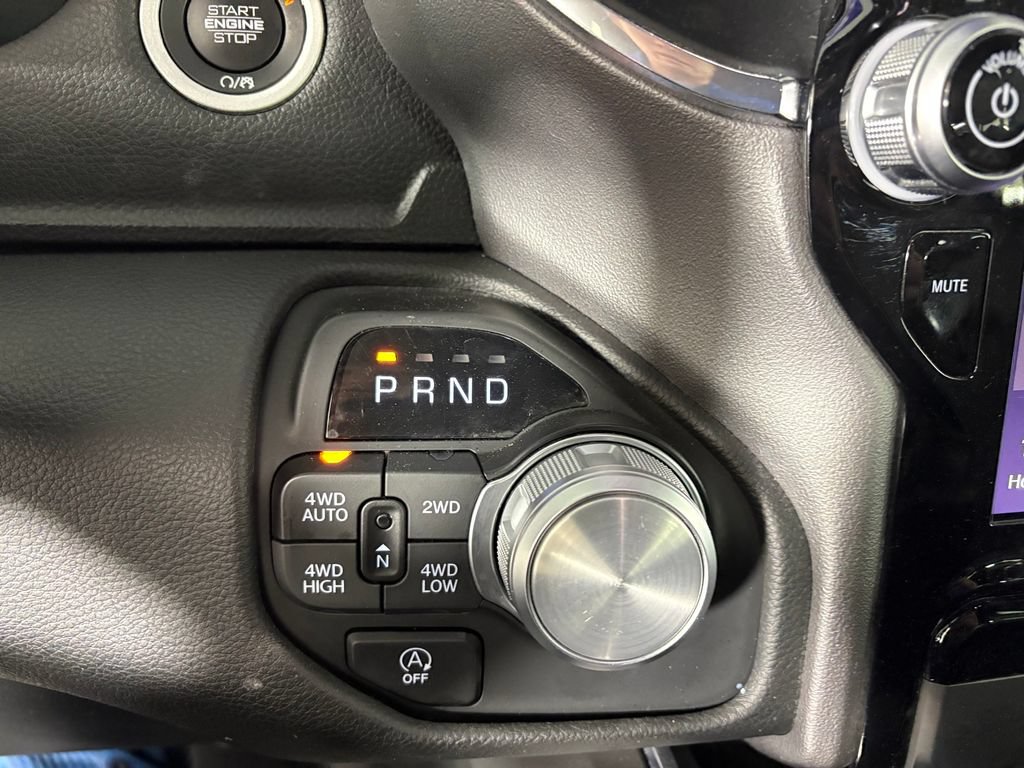 Used 2025 RAM 1500 Laramie AWD/4WD image 21