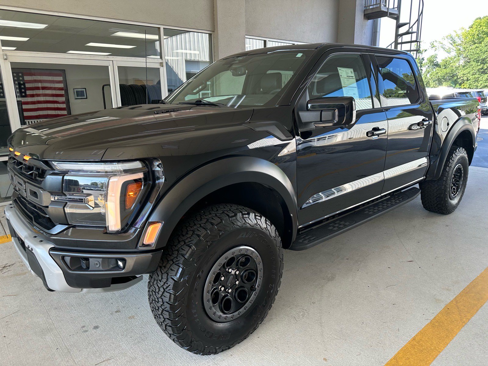 Certified 2025 Ford F150 Raptor AWD/4WD image 3