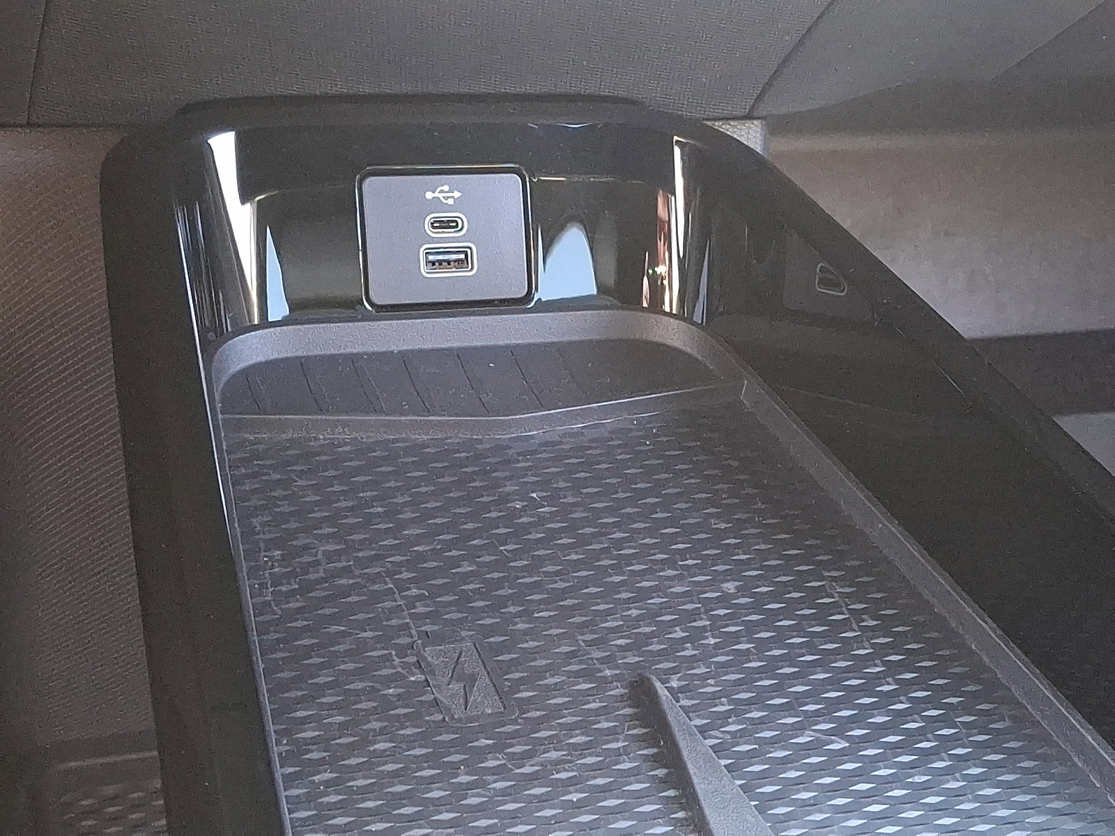 Certified 2025 Ford Mustang Mach-E GT w/ Bronze Appearance Package image 29