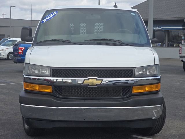 Used 2024 Chevrolet Express 2500 w/ Driver Convenience Package image 9