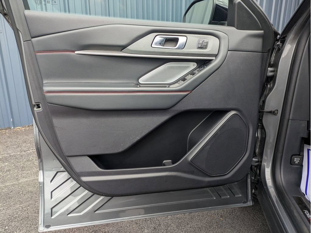 Certified 2025 Ford Explorer ST AWD/4WD image 10